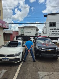 CPE Anápolis apreende drogas e prende narcotraficante no Parque JK com 180 mil em drogas