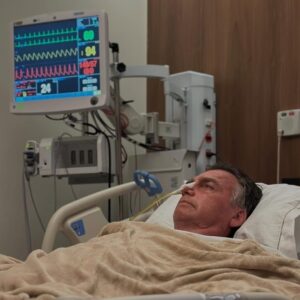 Jair Bolsonaro tem piora na UTI neste sábado e segundo o médico, o estado é grave