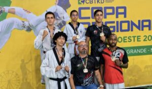 EQUIPE DE TAEKWONDO DE ANÁPOLIS CONQUISTA 6 MEDALHAS NO CAMPEONATO CENTRO-OESTE E GARANTE VAGAS PARA O GRAND SLAM