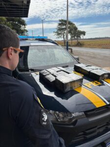PRF APREENDE CARGA DE CELULARES AVALIADA EM CERCA DE R$ 1 MILHÃO NA BR-153, EM GOIÁS